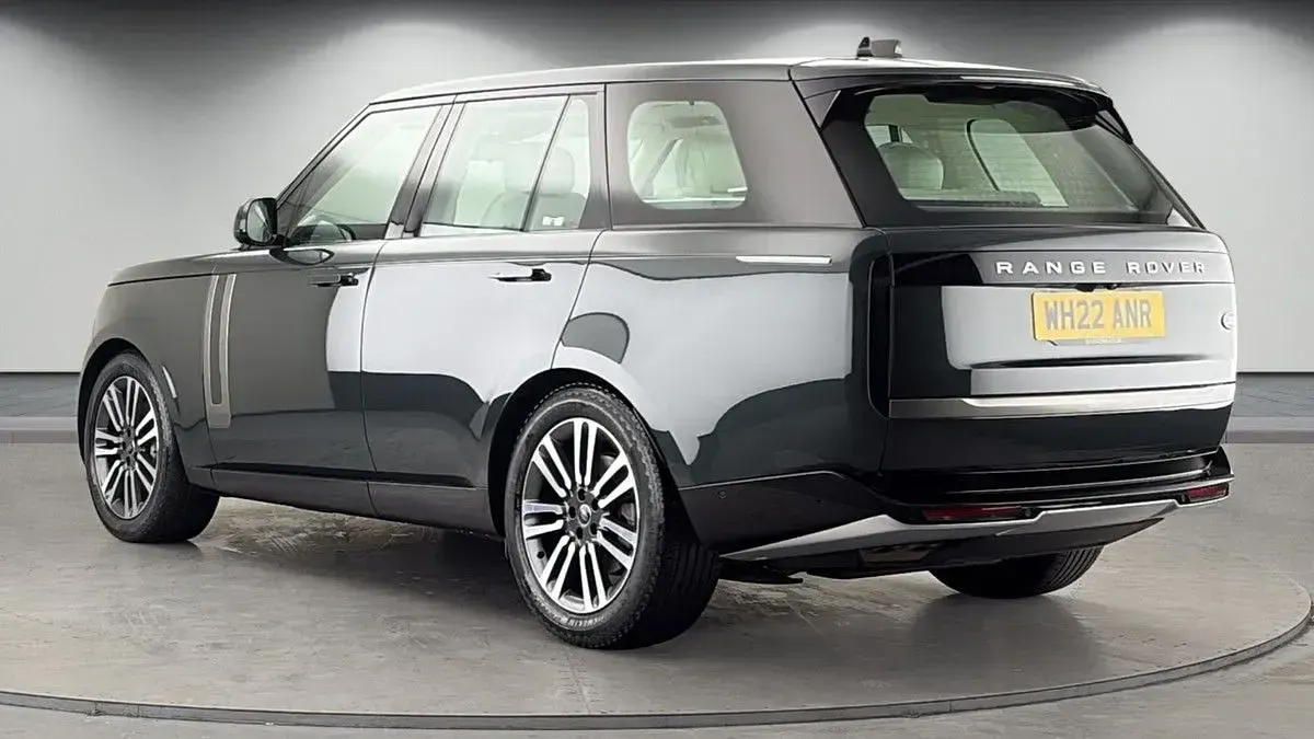 Used Land Rover Range Rover HSE 300 HP (220 kW) 2022 Belgravia green (1dv) SUV