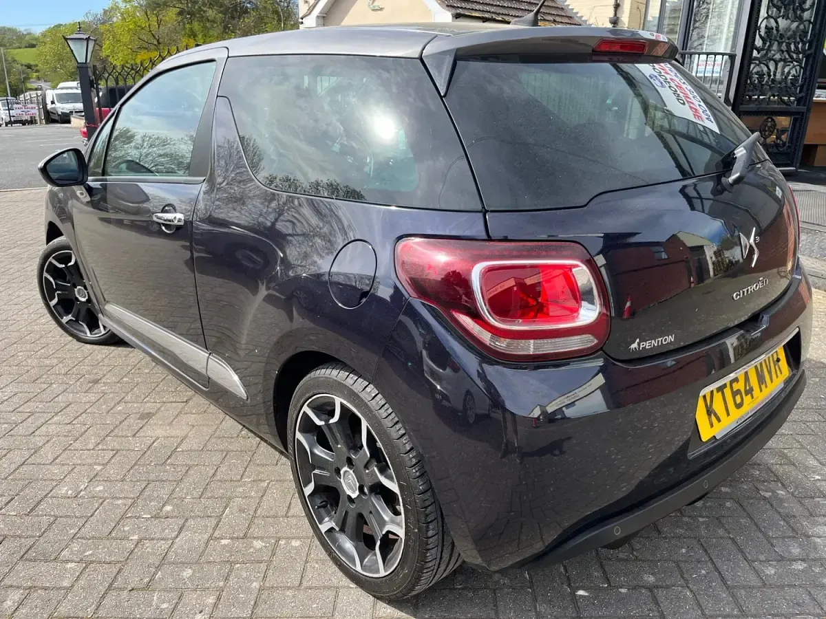 Used Citroën DS3 90 HP (66 kW) 2015 Blue Hatchback