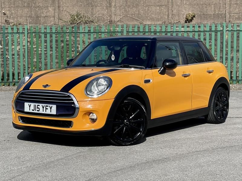 Używany Mini Cooper Hatch 2015 Pomarańczowy Hatchback
