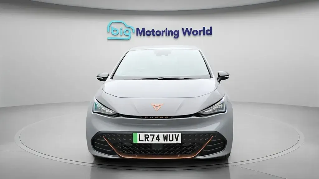 Begagnad Cupra Born e-Boost 169 kW (230 HK) 2024 Halvkombi