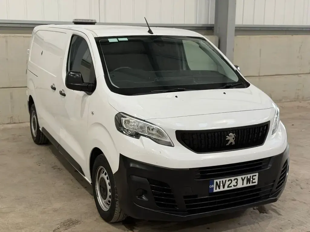 Used Peugeot Expert Premium 100 HP (73 kW) 2023 White Van