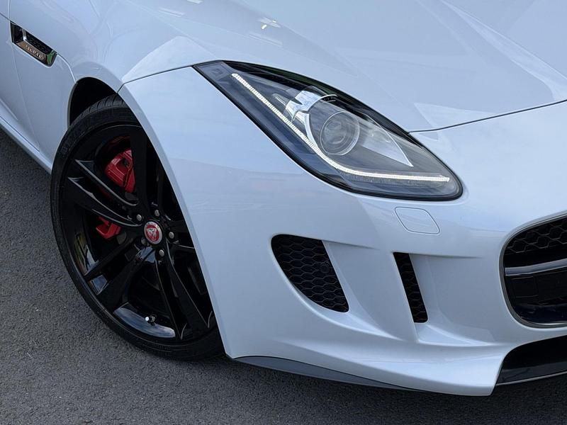 Used Jaguar F-Type S 380 HP (279 kW) 2016 White Cabriolet