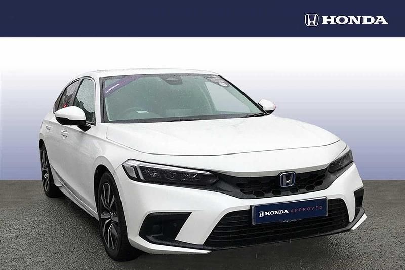 Begagnad Honda Civic Elegance 143 HK (105 kW) 2024 Vit Halvkombi