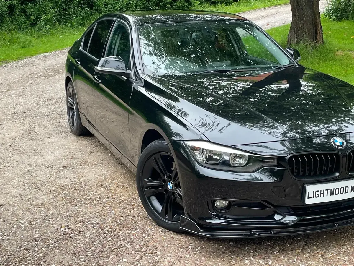 Used BMW 318 Sport Line 2015 Black Sedan