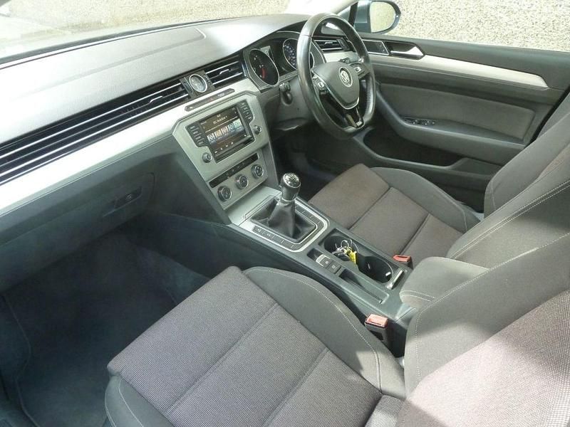 Used VW Passat Business 120 HP (88 kW) 2015 Grey Sedan