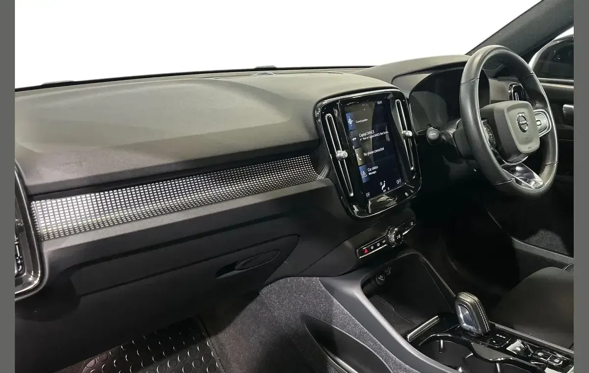 Used Volvo XC40 R-Design 258 HP (189 kW) 2022 Black SUV