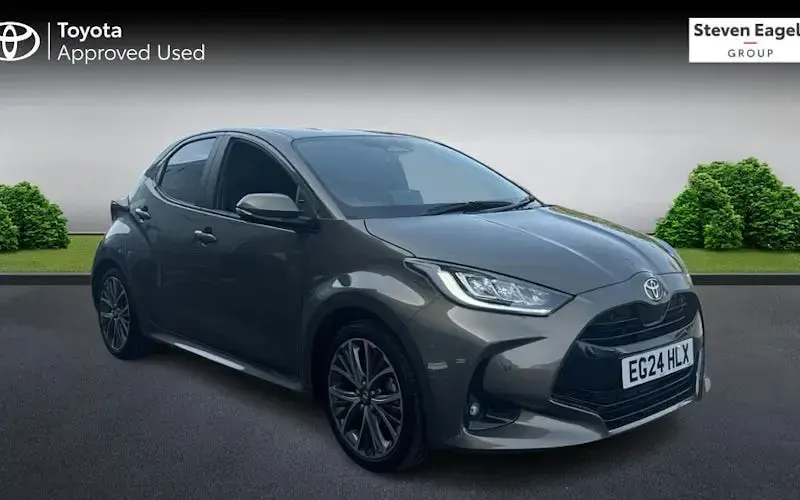 Begagnad Toyota Yaris Hybrid 116 HK (85 kW) 2025 Halvkombi