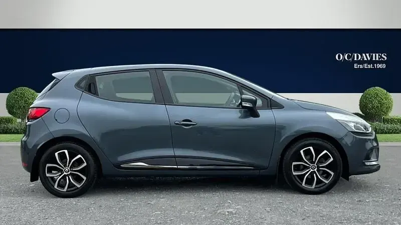Used Renault Clio Play 75 HP (55 kW) 2018 Grey Hatchback