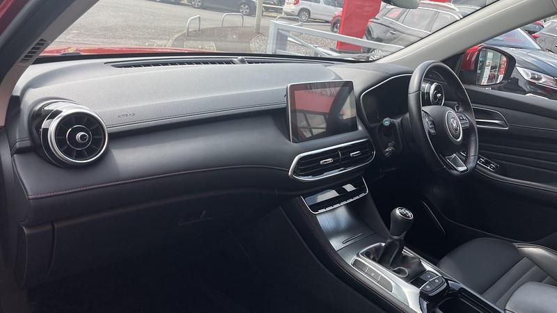 Used MG HS Exclusive 2022 Red SUV