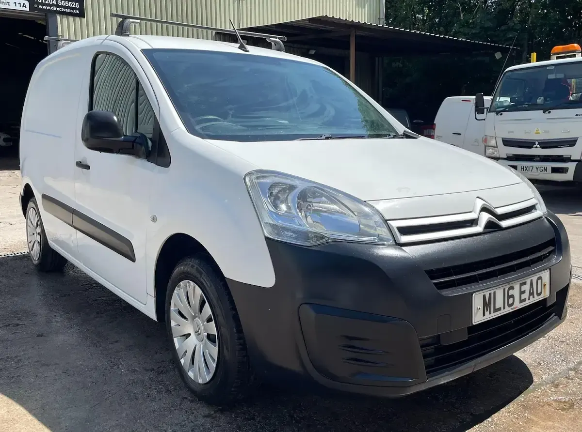 Used Citroën Berlingo 75 HP (55 kW) 2016 White MPV
