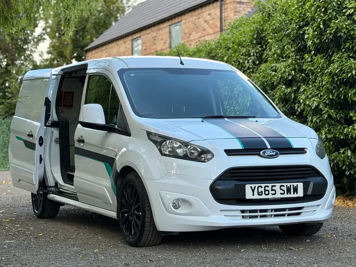 Used Ford Transit Connect 95 HP (69 kW) 2015 White MPV