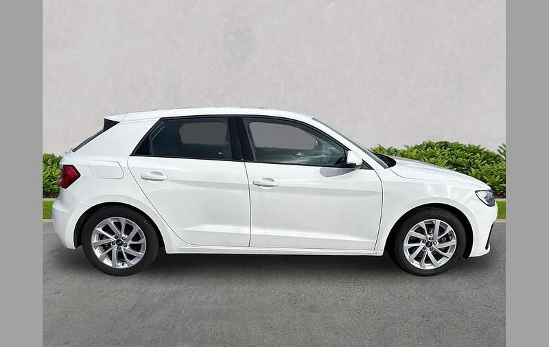 Used Audi A1 Sport 108 HP (79 kW) 2022 White SUV
