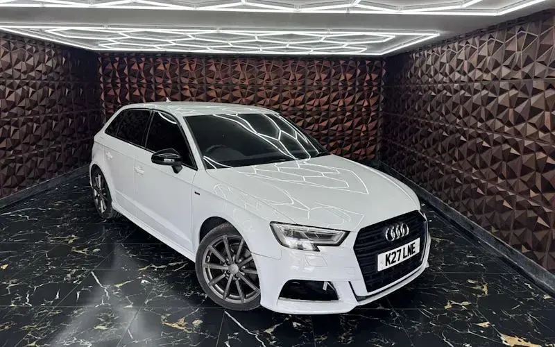 Usado Audi A3 Sportback Black Edition 150 HP (110 kW) 2017 Citadino