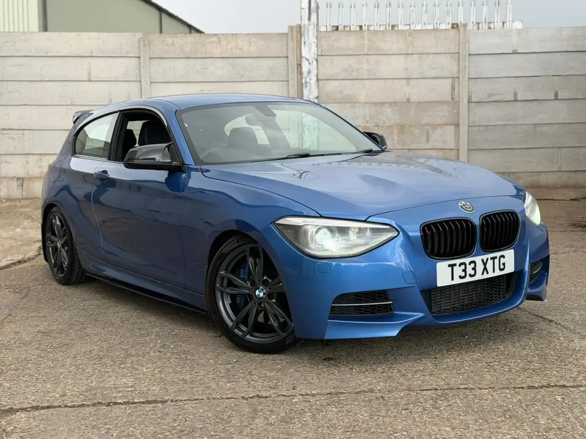 Usado BMW M135 M Performance 321 CV (236 kW) 2015 Azul Utilitario