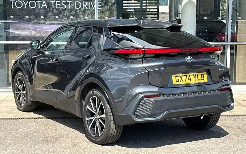 Usado Toyota C-HR Design 223 HP (164 kW) 2026 SUV