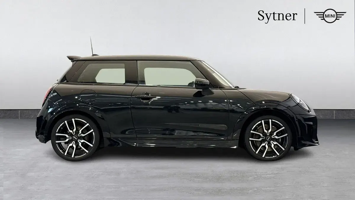 Used Mini Cooper Hatch 113 kW (154 HP) 2025 Black Hatchback