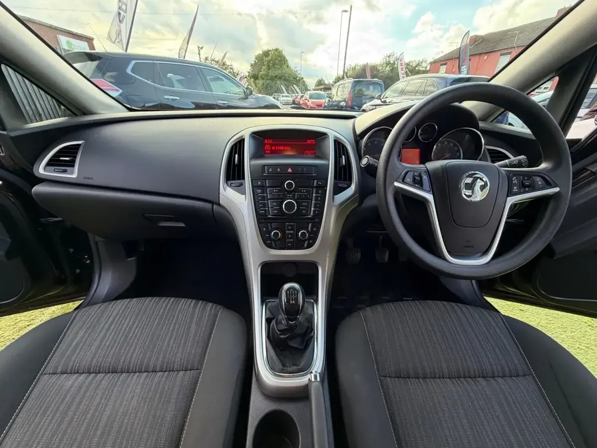 Used Vauxhall Astra 115 HP (84 kW) 2012 Brown Hatchback