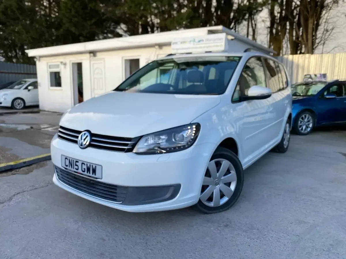 Used VW Touran SE 140 HP (102 kW) 2015 White MPV