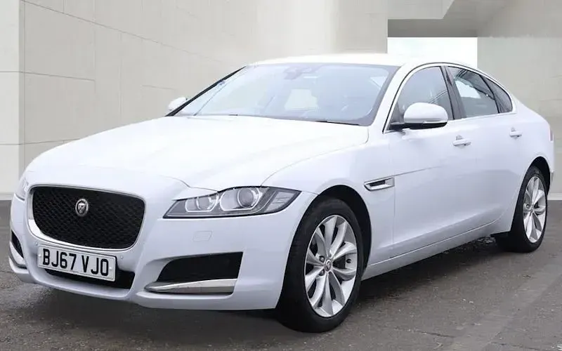Used Jaguar XF Prestige 200 HP (147 kW) 2017 White Sedan