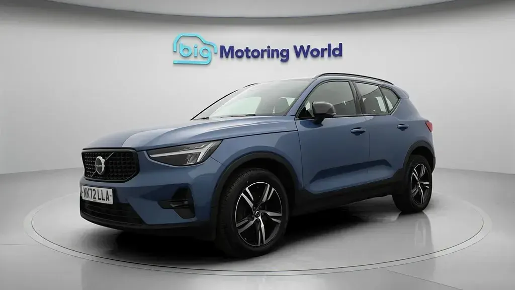 Second-hand Volvo XC40 Plus 163 CP (119 kW) 2022 Albastru SUV