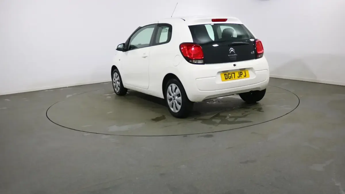 Used Citroën C1 Feel 68 HP (50 kW) 2017 White Hatchback