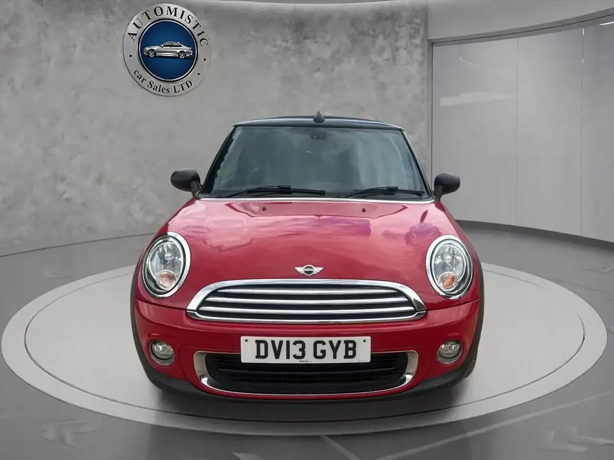 Begagnad Mini ONE 98 HK (72 kW) 2013 Röd Halvkombi