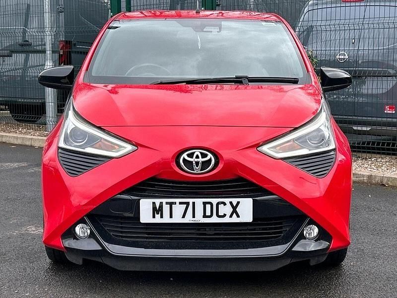 Used Toyota Aygo Trend 71 HP (52 kW) 2021 Red Hatchback
