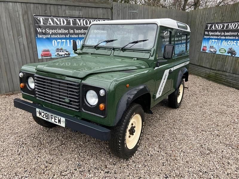 Used Land Rover Defender 111 HP (81 kW) 1995 Green Hatchback