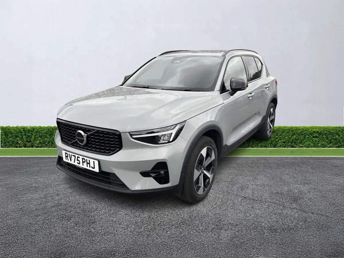 Used Volvo XC40 Plus 163 HP (119 kW) 2025 Grey SUV