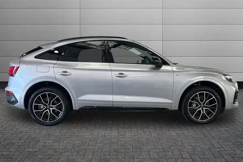 Used Audi Q5 Sportback Black Edition 204 HP (150 kW) 2024 Silver SUV