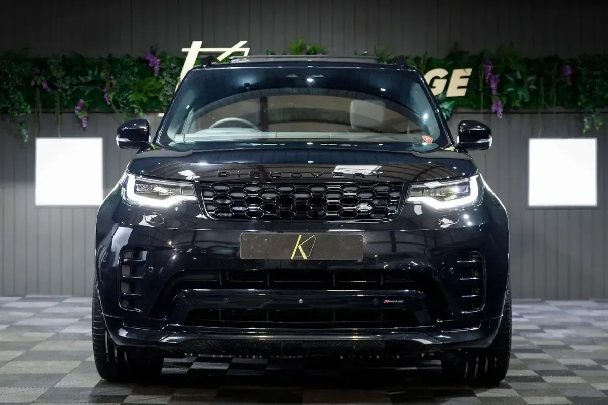 Used Land Rover Discovery HSE Dynamic 2023 Black SUV