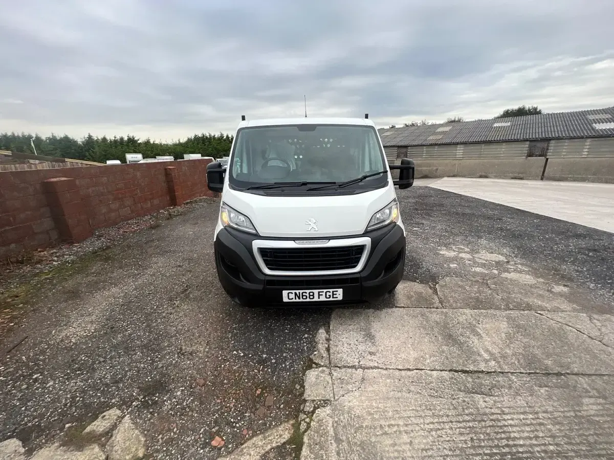 Used Peugeot Boxer 130 HP (95 kW) 2018 White Van