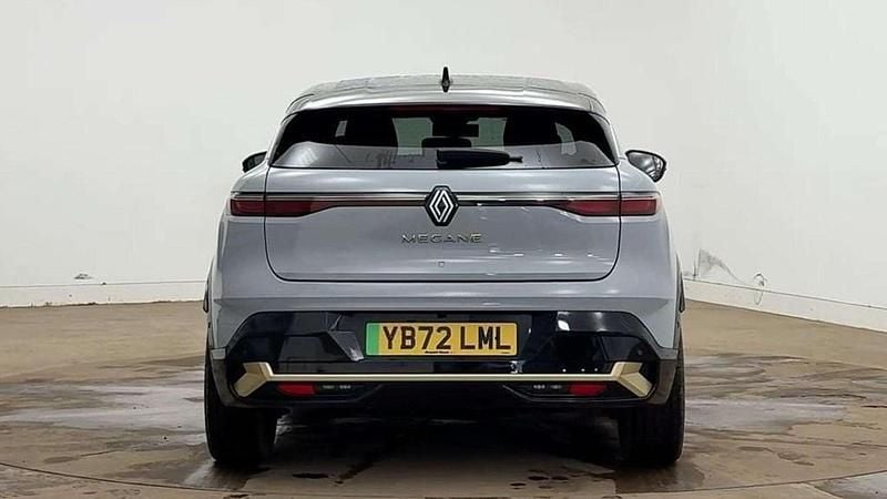 Begagnad Renault Megane E-Tech 160 kW (218 HK) 2023 Halvkombi