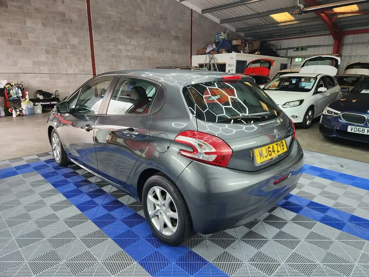 Used Peugeot 208 Active 82 HP (60 kW) 2014 Grey Hatchback