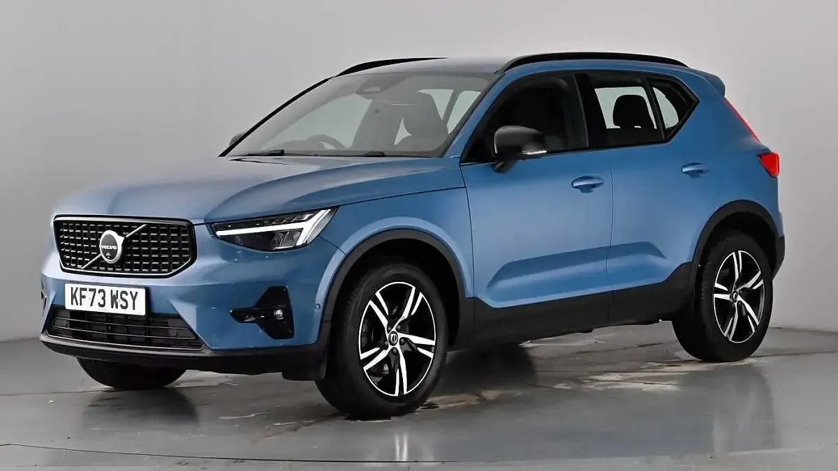 Używany Volvo XC40 Plus 2023 Niebieski SUV