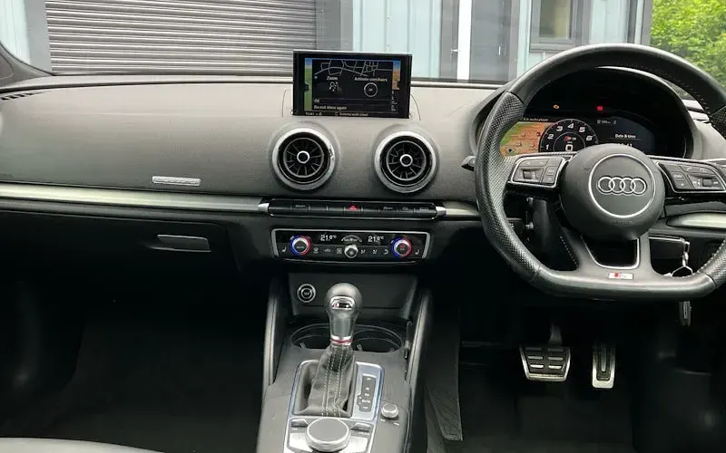 Used Audi S3 Sportback Sport 300 HP (220 kW) 2019 White Hatchback