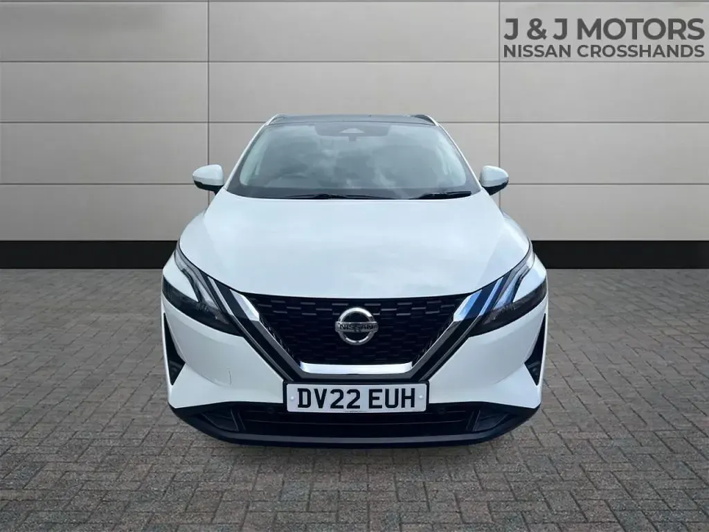 Used Nissan Qashqai N-Connecta 2022 White SUV