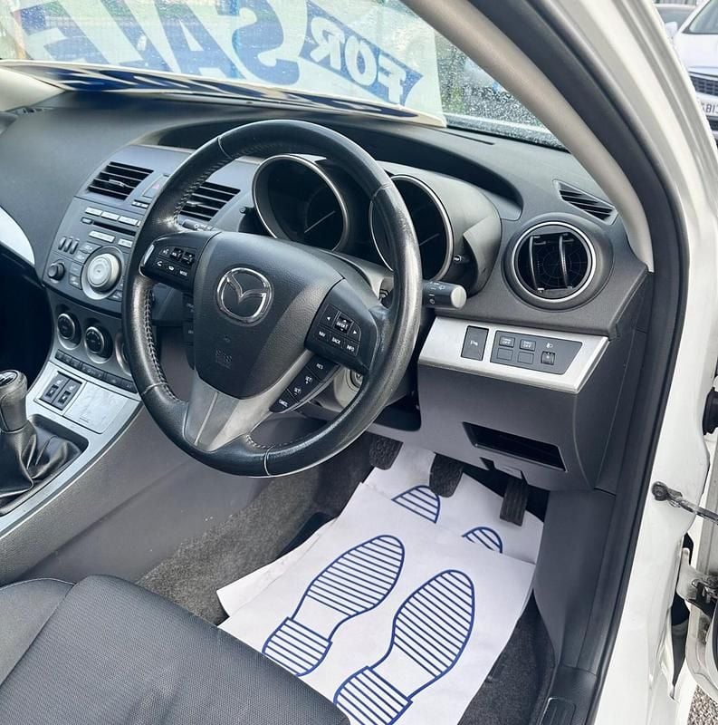Used Mazda 3 Inclusive 2011 White Hatchback