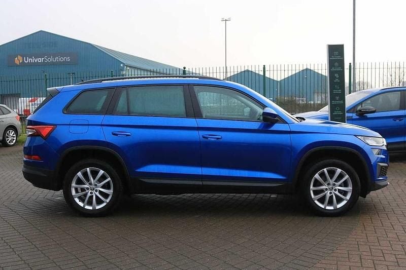 Used Skoda Kodiaq SE 150 HP (110 kW) 2022 Race blue metallic SUV