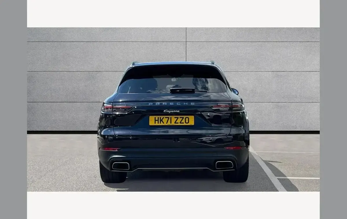 Used Porsche Cayenne 462 HP (339 kW) 2021 Black SUV