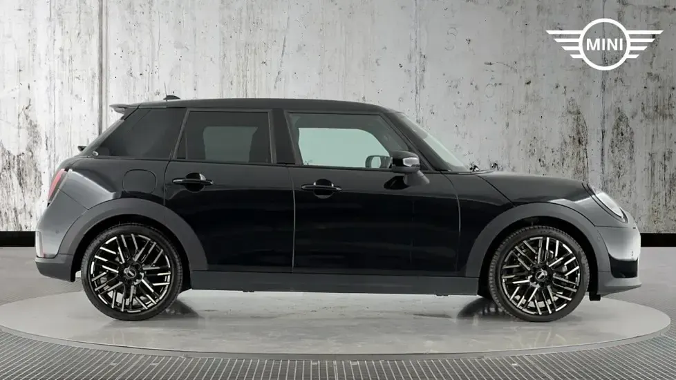 Used Mini Cooper S Hatch 201 HP (147 kW) 2024 Black Hatchback