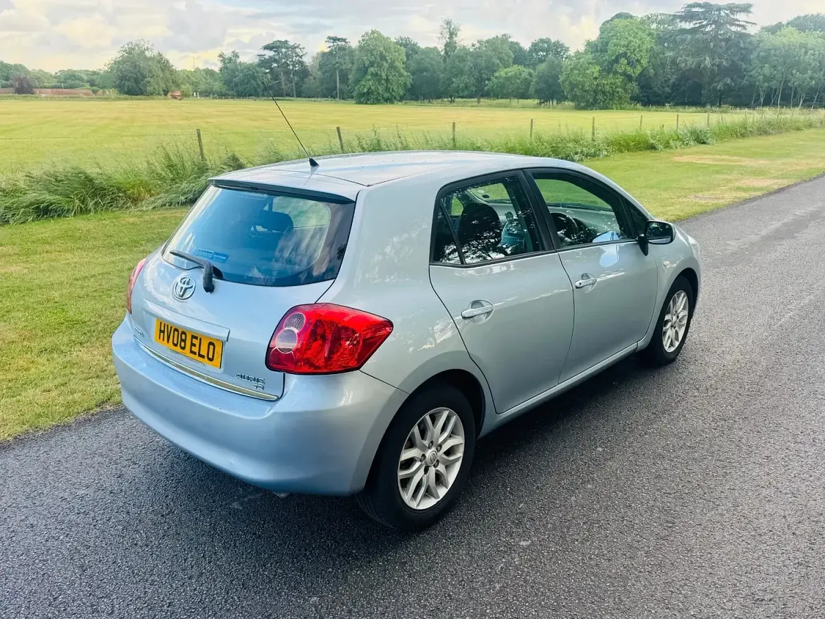 Used Toyota Auris 124 HP (91 kW) 2008 Blue Hatchback