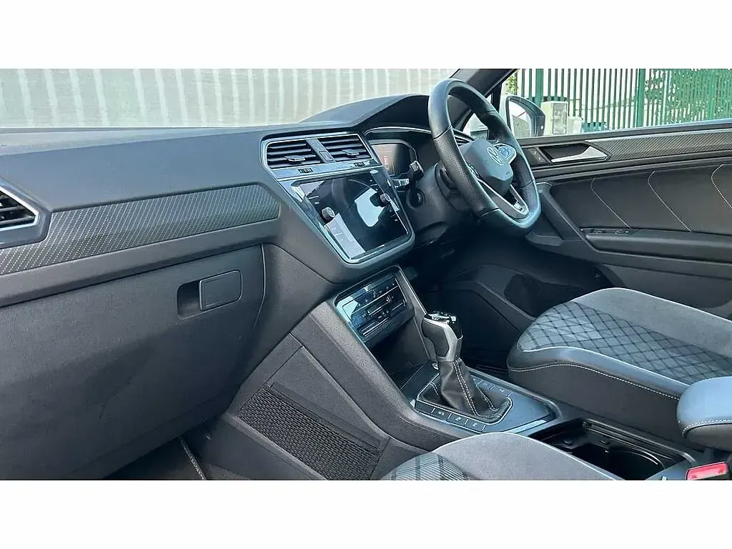 Used VW Tiguan R-line Edition 150 HP (110 kW) 2023 White SUV