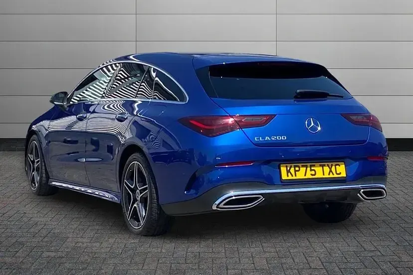 Used Mercedes CLA200 Shooting Brake Executive 175 HP (128 kW) 2025 Spectral blue Estate