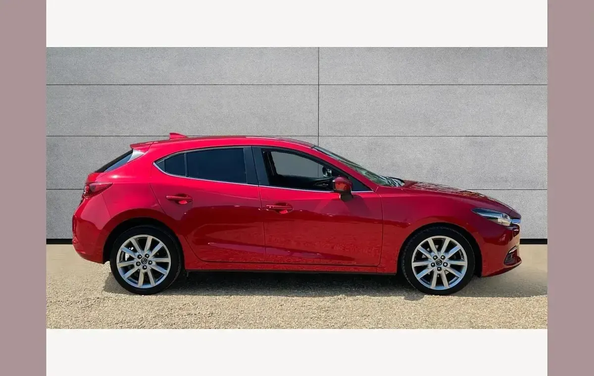 Used Mazda 3 Inclusive 121 HP (88 kW) 2018 Red Hatchback