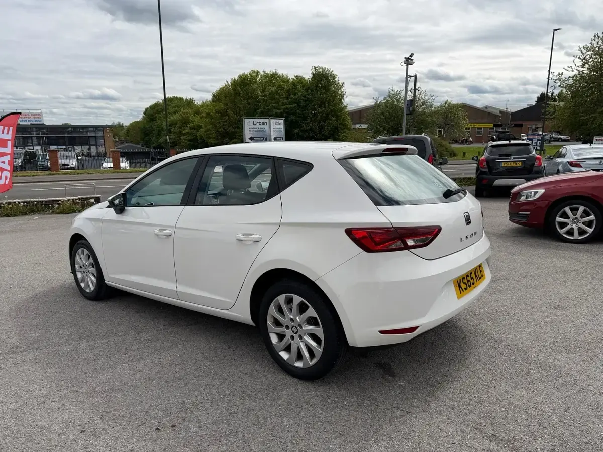 Used Seat Leon SE 110 HP (80 kW) 2015 White Hatchback