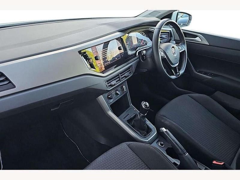 Used VW Polo SE 95 HP (69 kW) 2018 White Hatchback