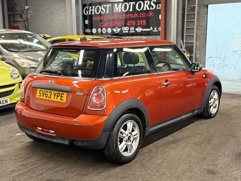Begagnad Mini ONE Hatch 2013 Orange Halvkombi