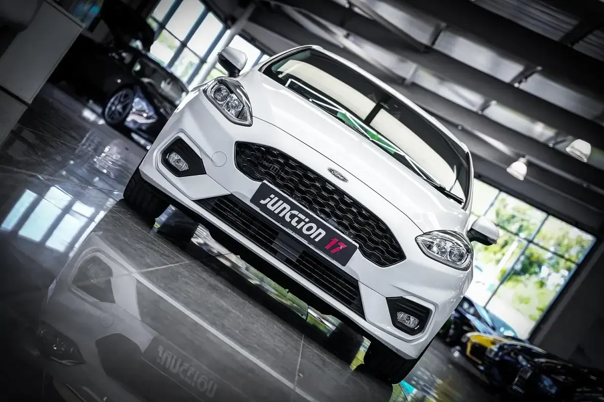 Begagnad Ford Fiesta ST-Line 125 HK (91 kW) 2019 Vit Halvkombi
