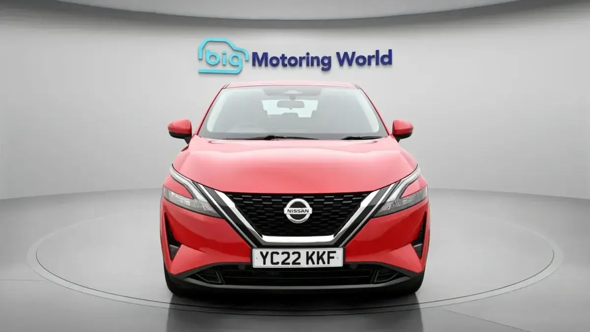 Used Nissan Qashqai Acenta Premium 140 HP (102 kW) 2022 Red SUV